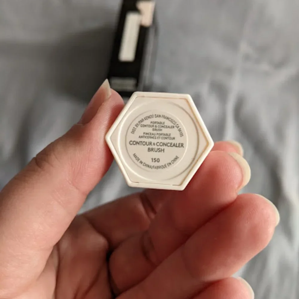 NWT Fenty Beauty Portable Contour and Concealer Brush